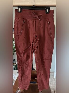 Athleta Trekkie North Drawstring Waist Jogger in Rust Womens Size 4 Small